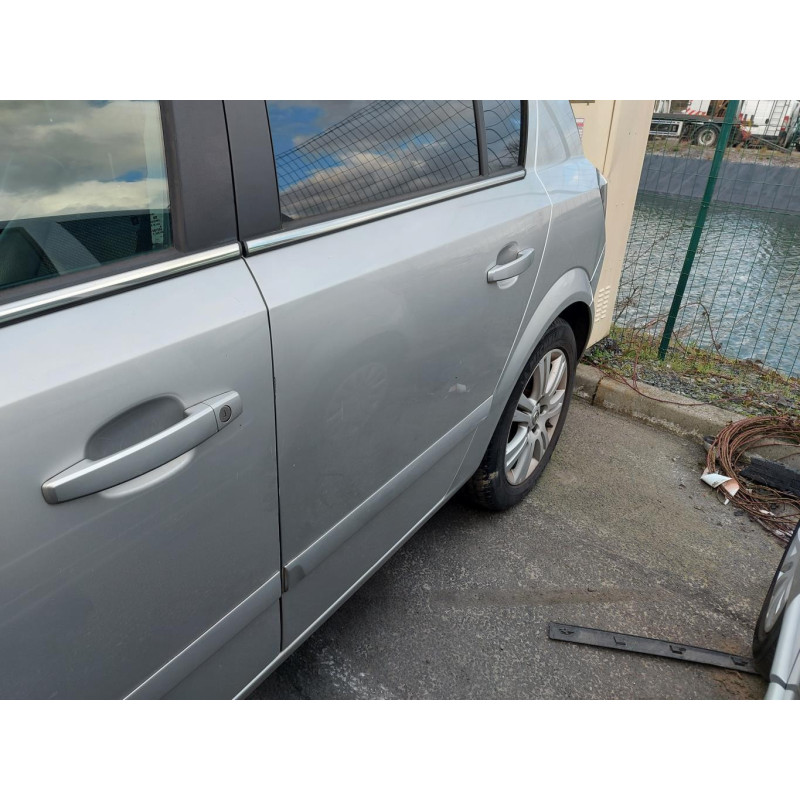 Alternateur OPEL ASTRA H Photo n°5