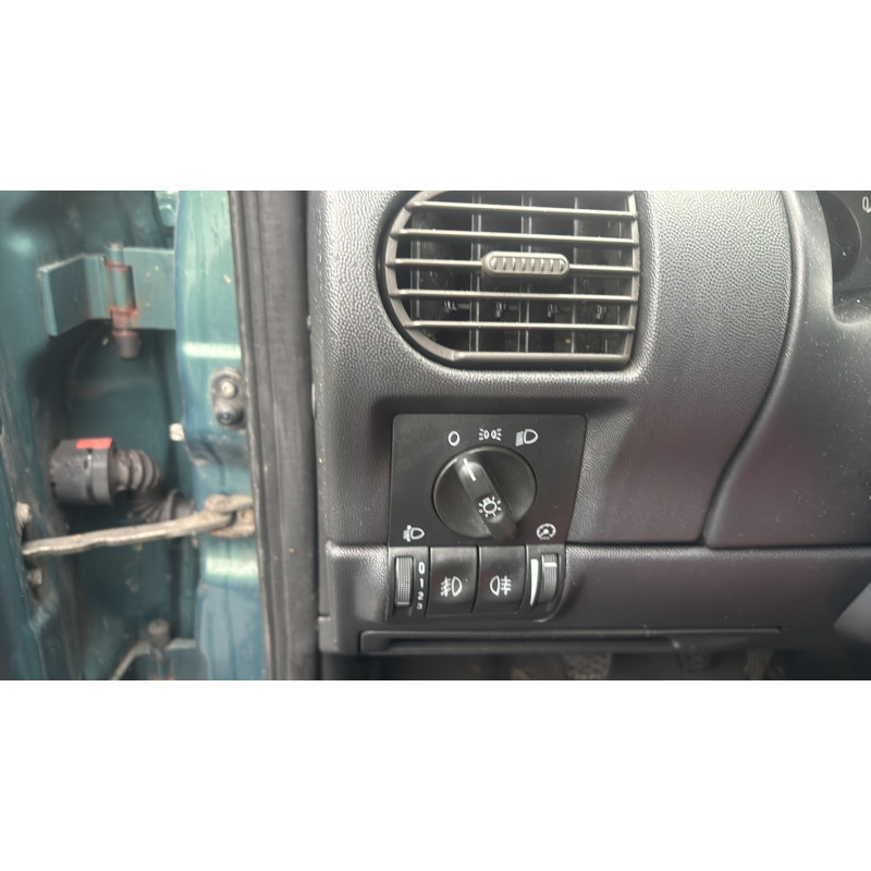 Moteur essuie glace arriere OPEL CORSA C Photo n°18