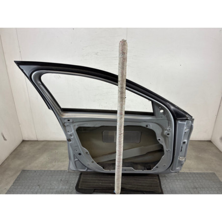 Porte avant gauche MERCEDES CLASSE C 205 Photo n°1