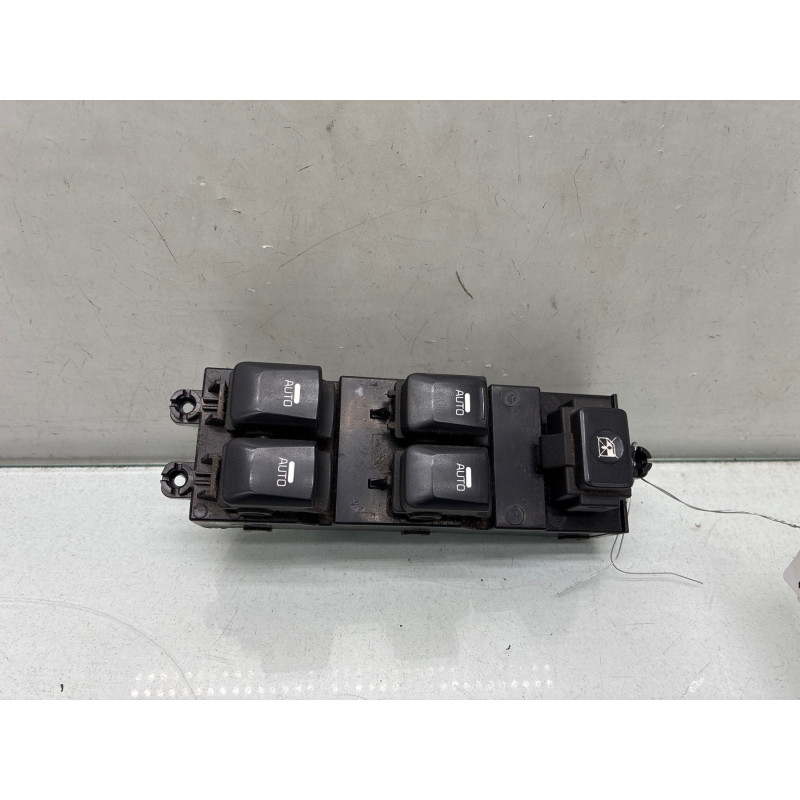 Interrupteur de leve vitre avant gauche KIA CEE-D 2 SPORT WAGON Photo n°1