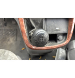 Serrure avant gauche KIA CARNIVAL 1
