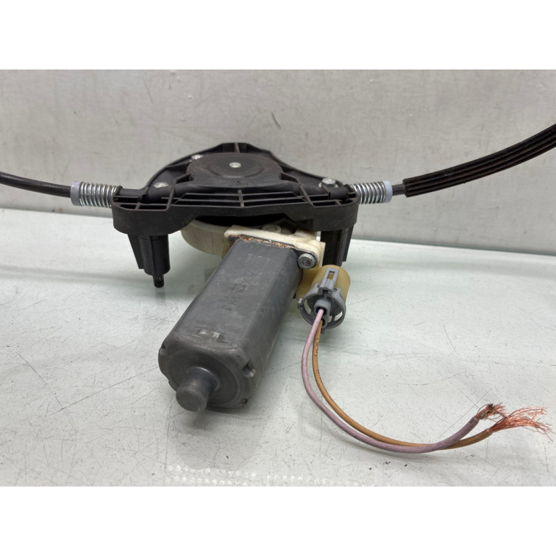 Leve vitre electrique avant gauche RENAULT CLIO 2 CAMPUS Photo n°4