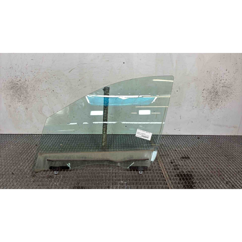 Vitre avant gauche RENAULT SCENIC 3 Photo n°1
