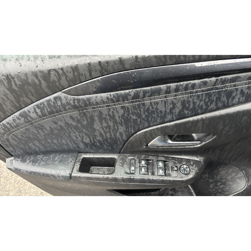 Bouton de coffre OPEL CORSA F Photo n°15