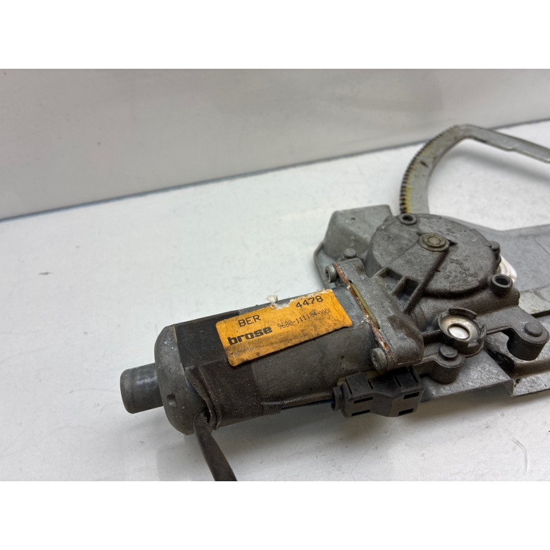 Leve vitre electrique avant droit OPEL ASTRA F Photo n°3