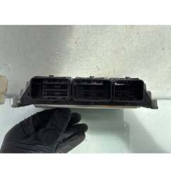 Calculateur moteur OPEL VIVARO 1