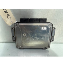 Calculateur moteur OPEL VIVARO 1