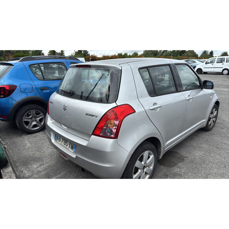 Plage arriere SUZUKI SWIFT 3 Photo n°7