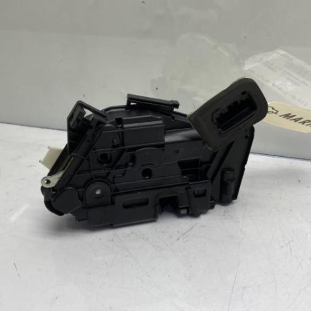 Serrure avant droit VOLKSWAGEN JETTA 4