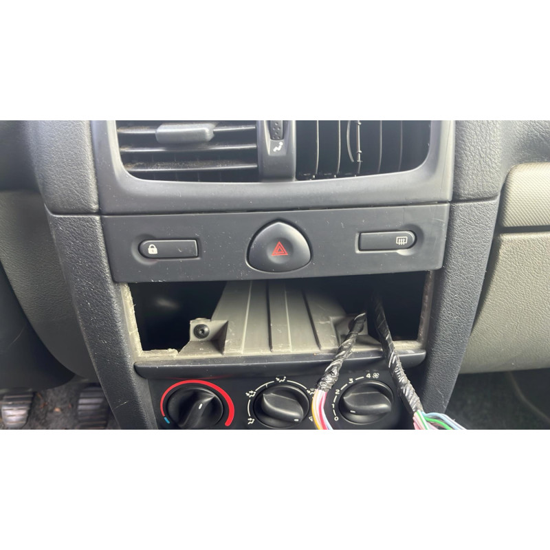 Trappe d'essence RENAULT CLIO 2 Photo n°16