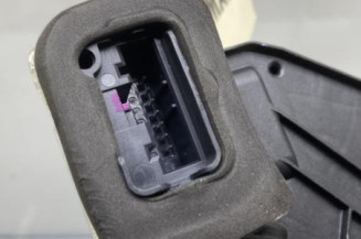 Serrure avant droit VOLKSWAGEN JETTA 4