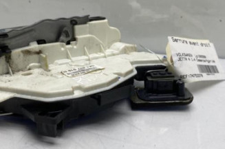 Serrure avant droit VOLKSWAGEN JETTA 4