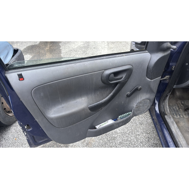 Vitre avant droit OPEL COMBO C Photo n°12
