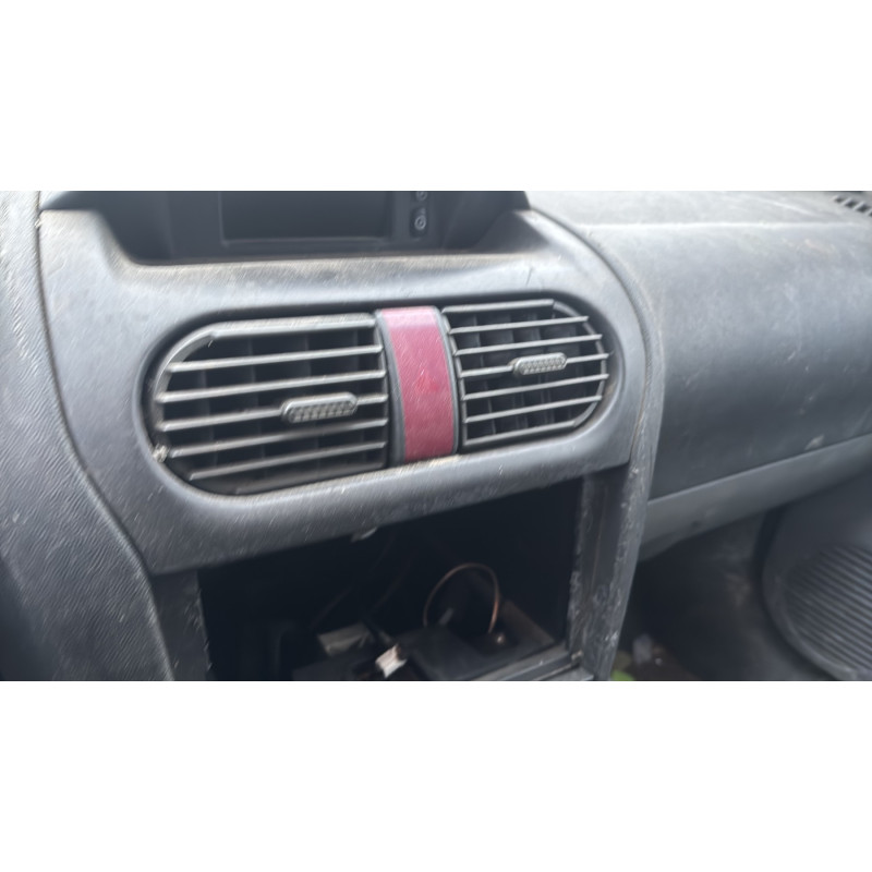 Vitre avant droit OPEL COMBO C Photo n°20