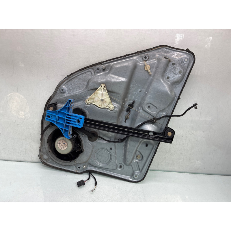 Leve vitre electrique arriere droit VOLKSWAGEN GOLF 4 Photo n°2