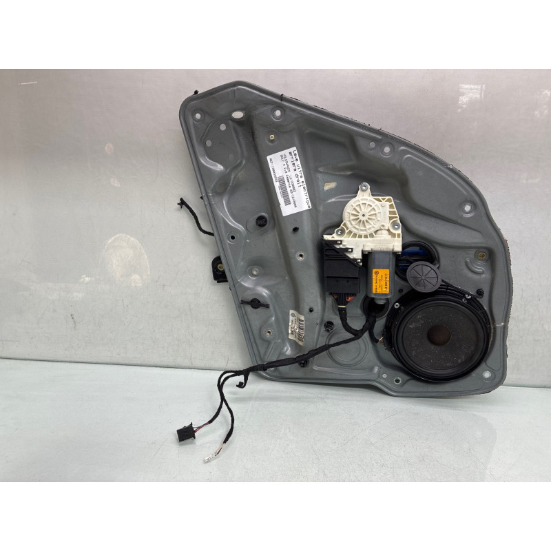 Leve vitre electrique arriere droit VOLKSWAGEN GOLF 4 Photo n°4