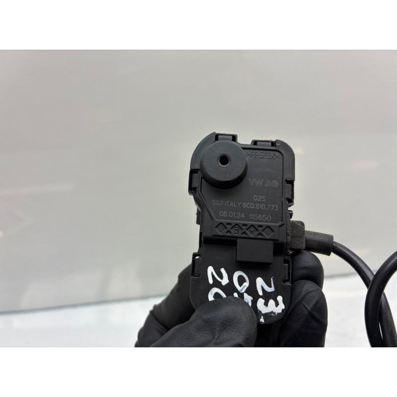 Actionneur verrou trappe d'essence VOLKSWAGEN POLO 5 Photo n°4