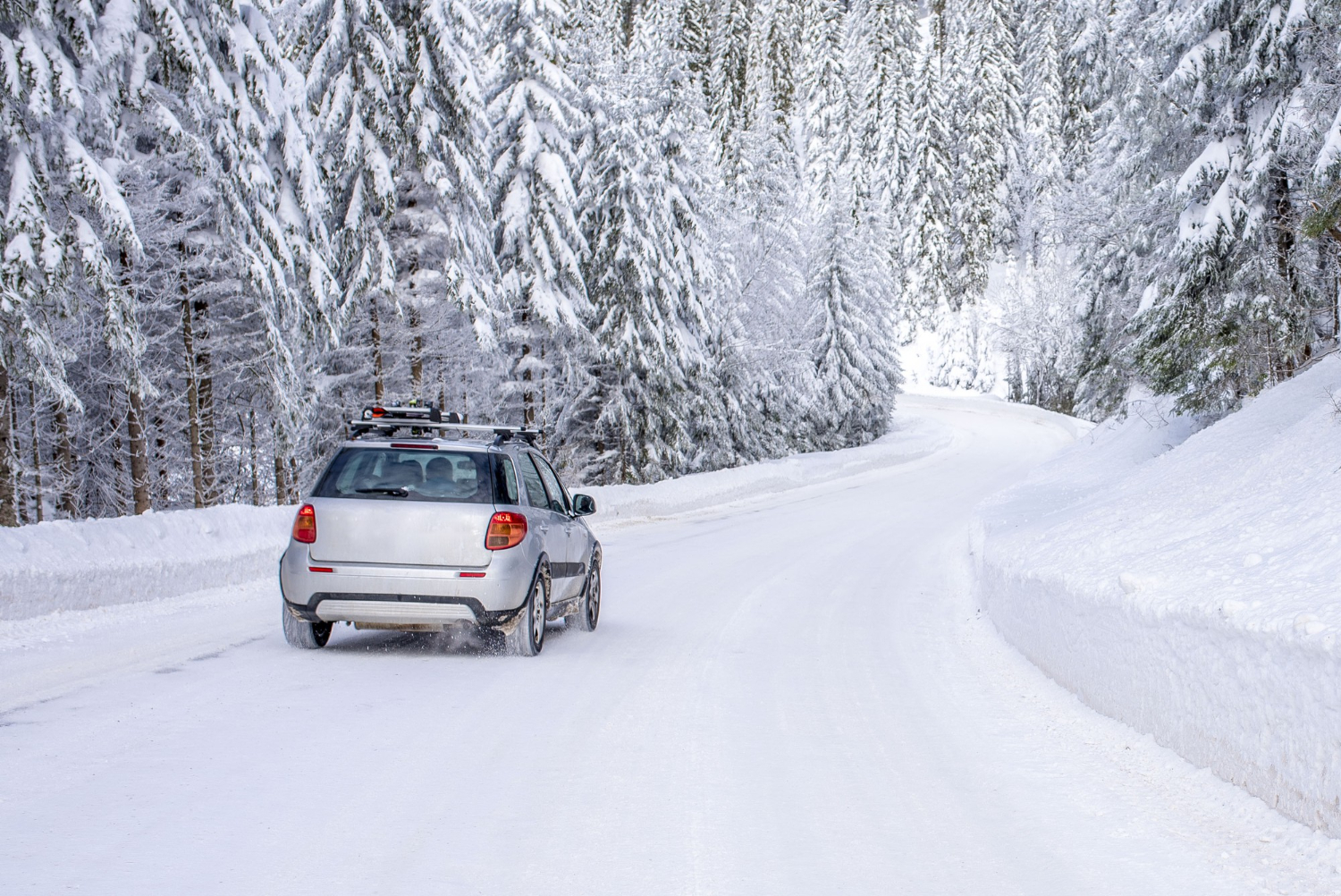 Comment préparer sa voiture pour l’hiver : guide complet